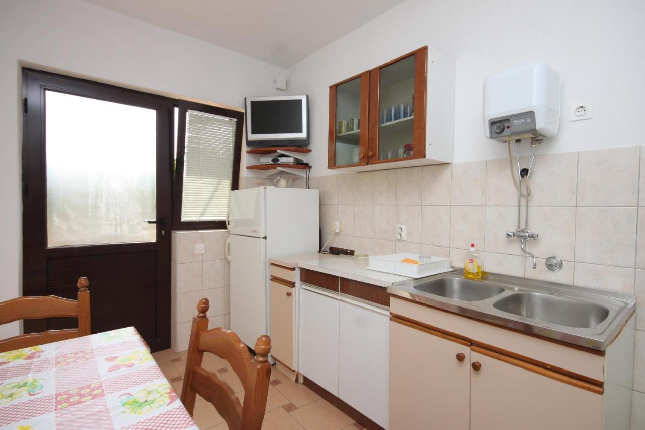 Apartments With A Parking Space Sali, Dugi Otok - 8136 Exterior photo
